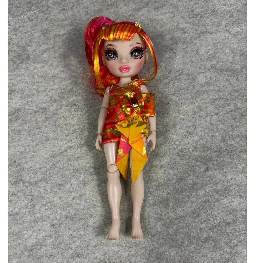 Rainbow High Junior High Laurel De'Vious doll
